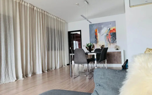 Modern Flat Near Lisbon