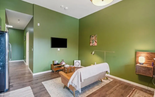 Hazelnut Suite - 204