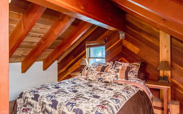 7290 4th Ave Cabin