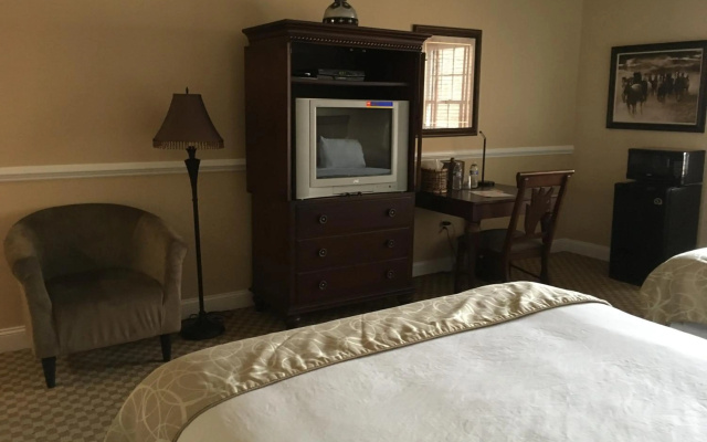 Colts Neck Inn Hotel