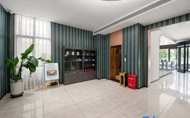 Magnotel Business Hotel (Shijiazhuang Railway Station Shida Hongqi Campus)