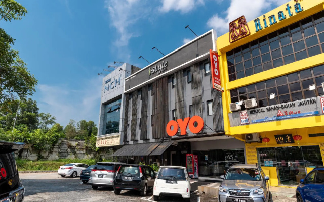 OYO 1037 I Style JB
