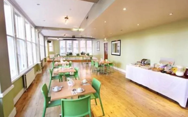 Surtees Hotel