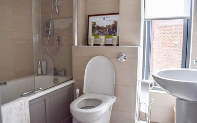 Luxurious 2 Bedroom Penthouse With Balcony