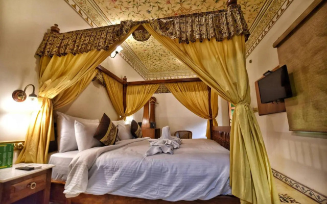 Nirbana Palace - A Heritage Hotel