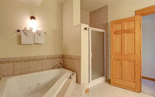 Mount Enentah 37 2 Bedroom Condo by RedAwning