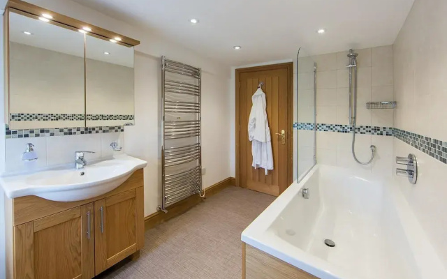 Stunningviews-privacy-hiking-sleeps8-wifi