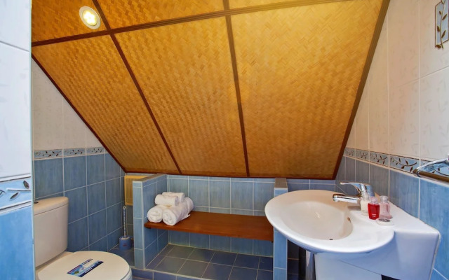 Unique Thai Style 4BR Pool Villa Nikkie