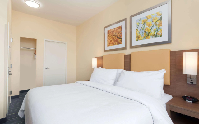 Days Inn by Wyndham Brooklyn Crown Heights
