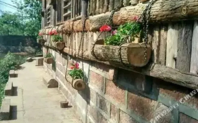 Ya'an Yijia Coffee Inn