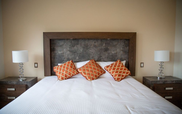 Tres Soles Apartments