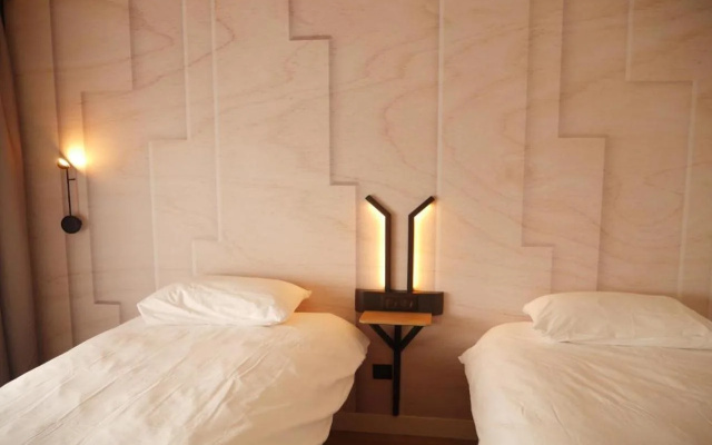 B&B HOTEL Lille Lillenium Eurasanté