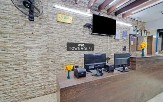 OYO Townhouse 1096 Hotel Redfox Nungambakkam