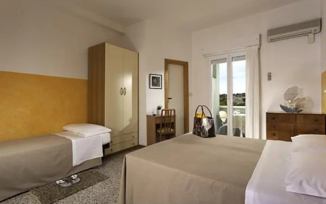 Hotel Pacific