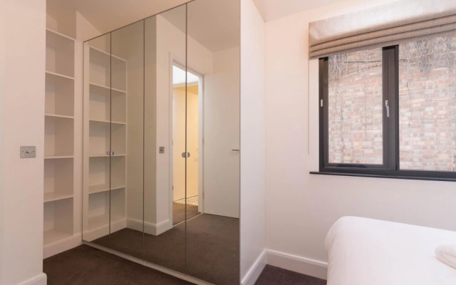 NEW 3 Double Bed House Ravenscourt Park Zone 2