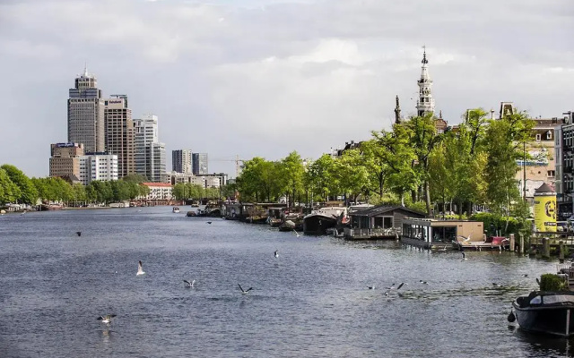 Houseboat Amsterdam - Room with a view