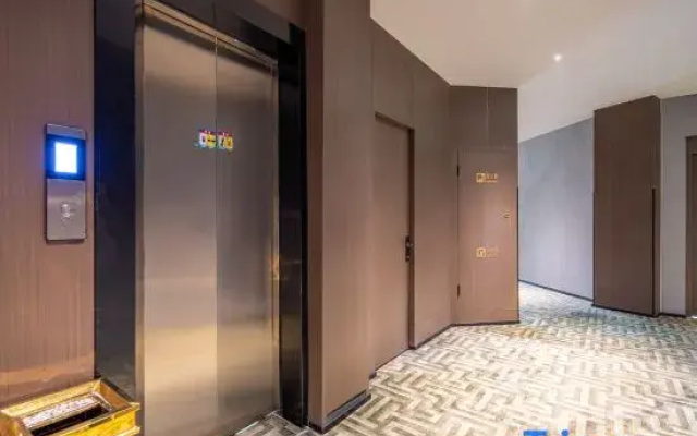 Youyi Hotel (Zhuji Yongli PlazaOriginal Island Hotel)