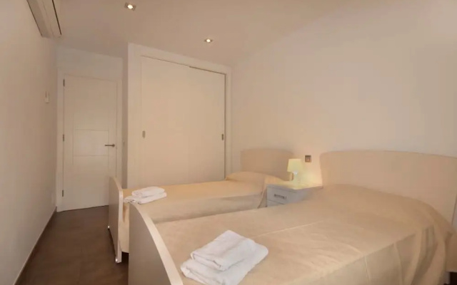 Apartment - 3 Bedrooms with Pool and WiFi - 107470