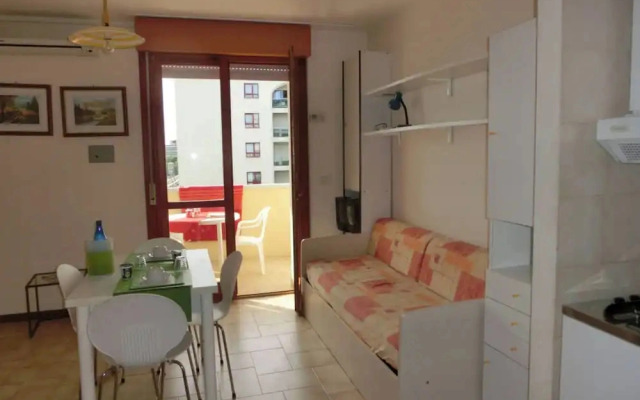Homely Seaview Studio Flat With Balcony - Beahost