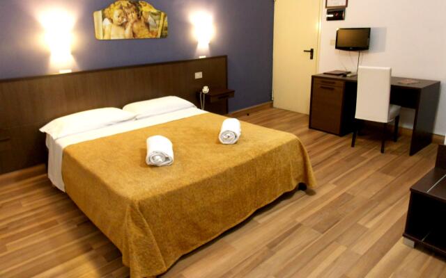 Hotel Tonic вид на фасад