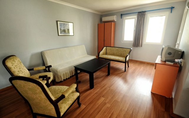 Hanedan Beach Hotel