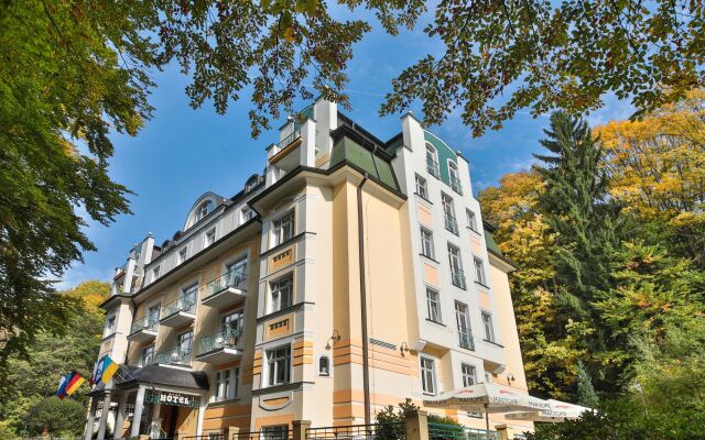 Villa Savoy Spa Park Hotel вид на фасад