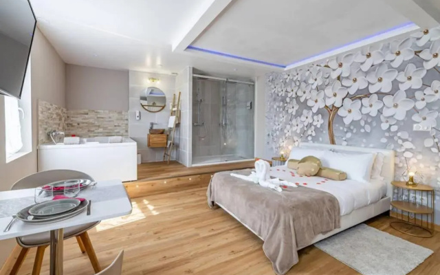 Studio romantique Baignoire XXL double Port Vieux La Ciotat