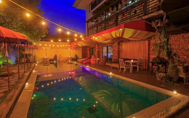 Sama Sama Suites and Restaurant