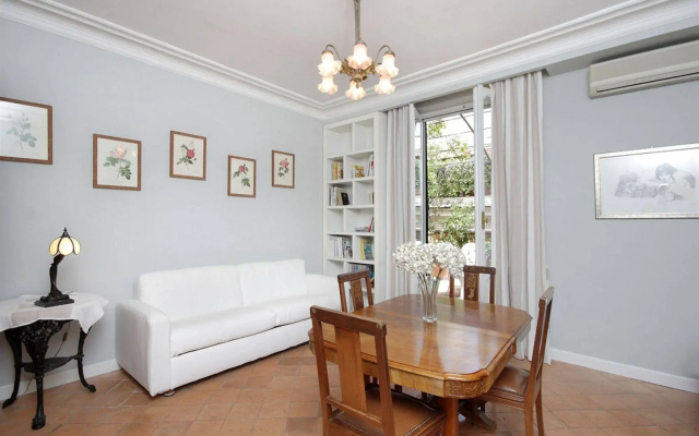 Frattina Apartments