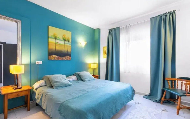 4 Bedroom 6 Guests Apartment 60m From Beach