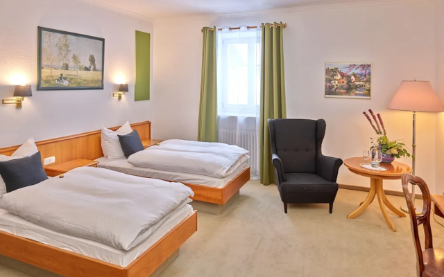 Amweia Hotel & Restaurant
