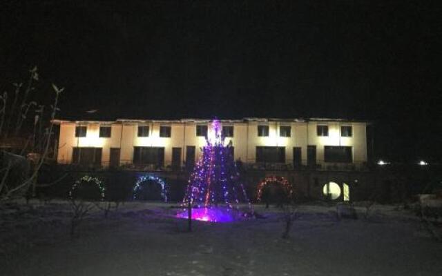 Отель Restland Dilijan Hotel Армения, Дилижан - отзывы, цены и фото номеров - забронировать отель Restland Dilijan Hotel онлайн вид на фасад