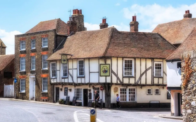 Charming 2-bed Apartment in Sandwich in Kent
