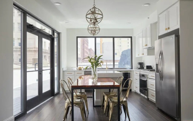 St. Charles Elegant Suites by Sonder