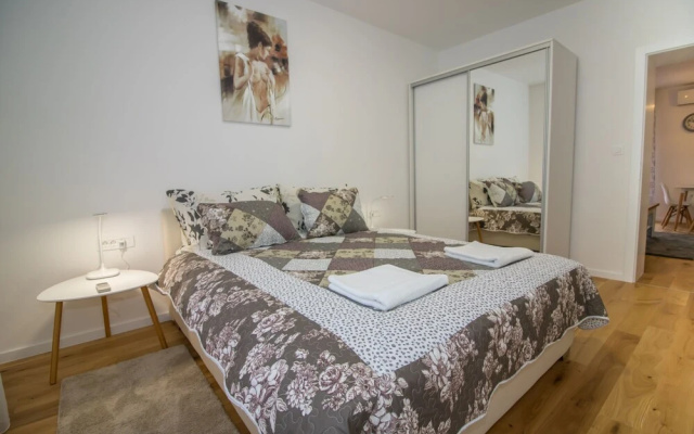 Luxury Apartment in City Center II