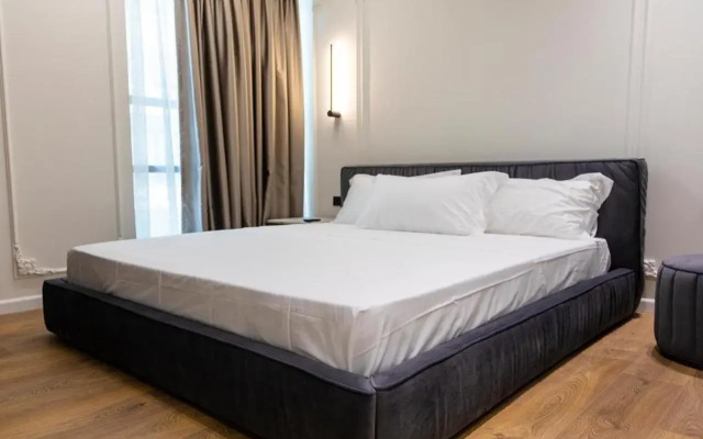 Hotel Adore