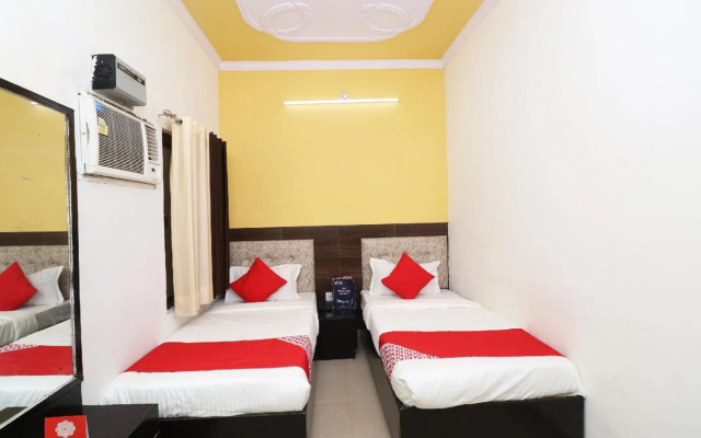 OYO Flagship 23686 UR Guest House