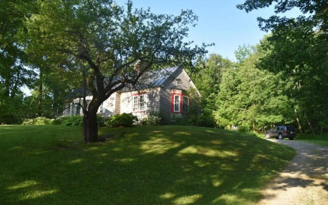 Bromley Farm ski house