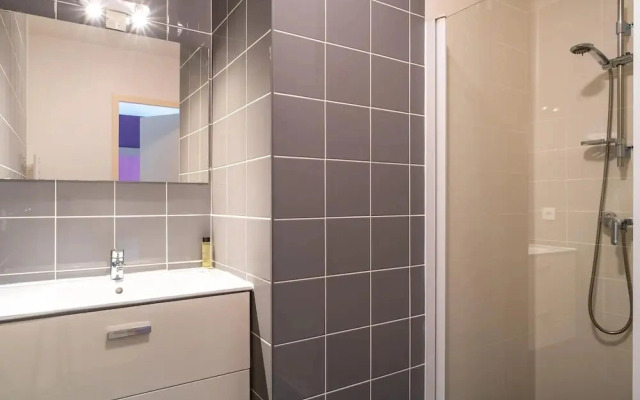 1BR Stay in Pont-aven With Balcony