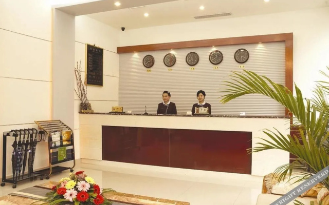Holiday Sun Hotel