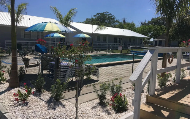 The Rivers Edge Motel