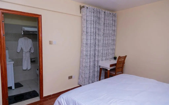 Kobe's luxurious 2bedroom with a gym and a city view