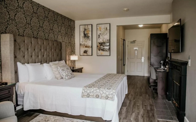 Geyserville Inn