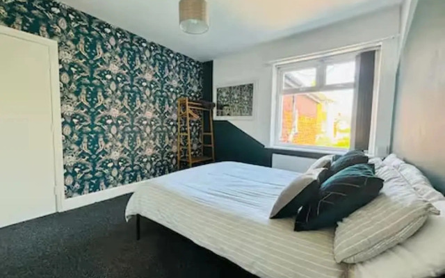 Blackpool Bliss Spacious 4 Bedroom House