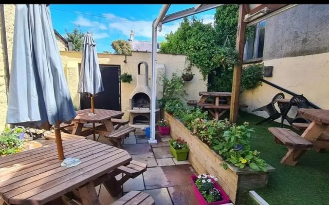 The Bold Arms Hotel