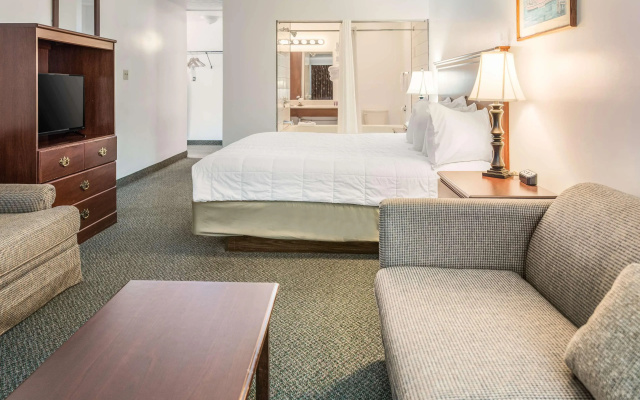 Knights Inn Sandusky