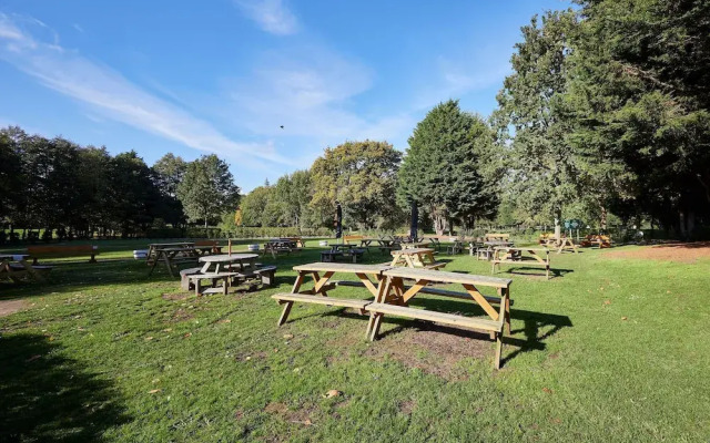 Host Stay Brackencroft Lodge