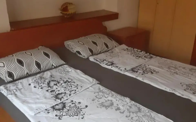 Apartment NIKOLA ORANGE