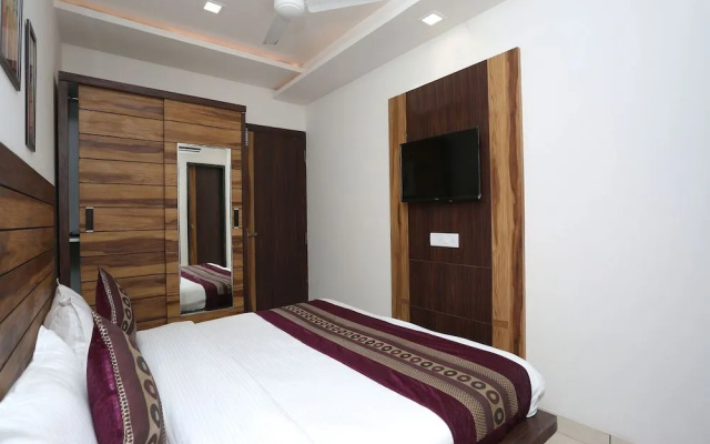 Capital O 12341 Madhuram Landmark