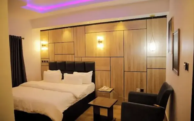 De Skywood Hotel and Suites
